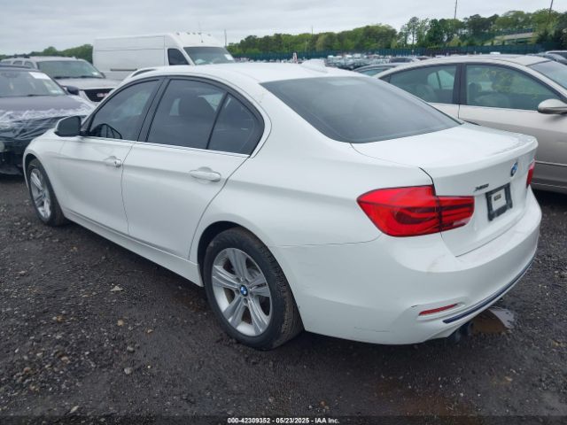 2018 BMW 330I WBA8D9C52JEM32318 Photo 2