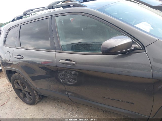 1C4PJMCS7GW162716 Jeep Cherokee Altitude