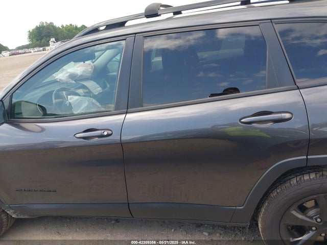 1C4PJMCS7GW162716 Jeep Cherokee Altitude