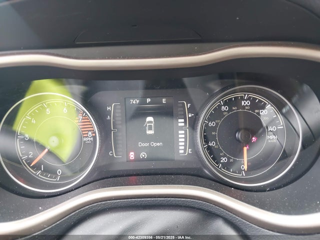 1C4PJMCS7GW162716 Jeep Cherokee Altitude