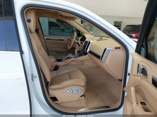 2016 PORSCHE CAYENNE WP1AA2A29GKA10570 Photo 4