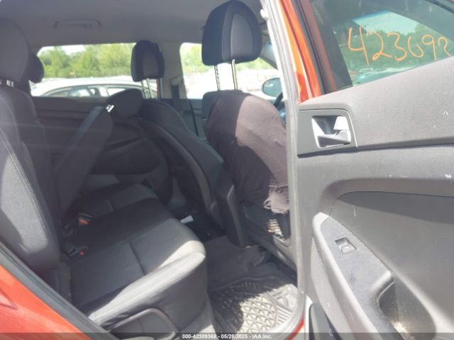 KM8J3CA43GU242682 Hyundai TUCSON SE