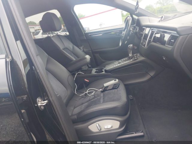 2017 PORSCHE MACAN WP1AA2A57HLB06493 Photo 4