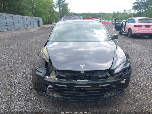 5YJ3E1EA5RF722519 Tesla 2024