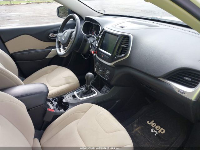 1C4PJLCB0HW642351 Jeep Cherokee Latitude Fwd