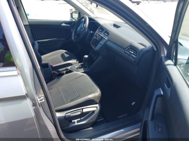 2021 VOLKSWAGEN TIGUAN 3VV3B7AX6MM035657 Photo 4
