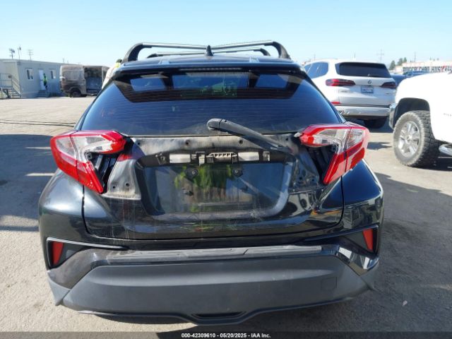 JTNKHMBX0K1016727 Toyota C-HR LE