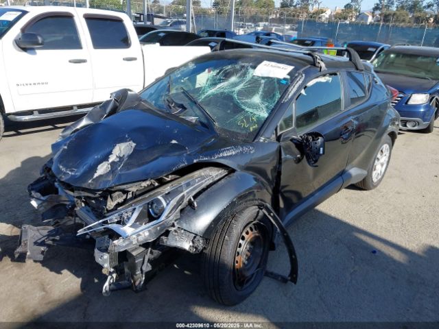 JTNKHMBX0K1016727 Toyota C-HR LE
