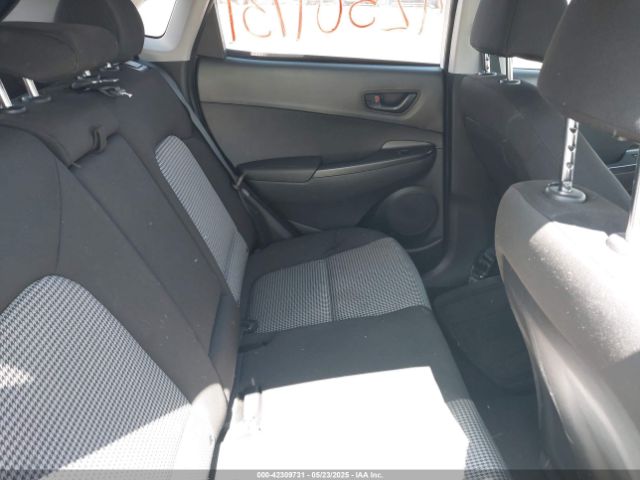KM8K2CAB1NU825562 Hyundai Kona Se
