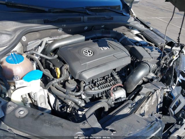 3VWD17AJ6FM403840 Volkswagen 2015