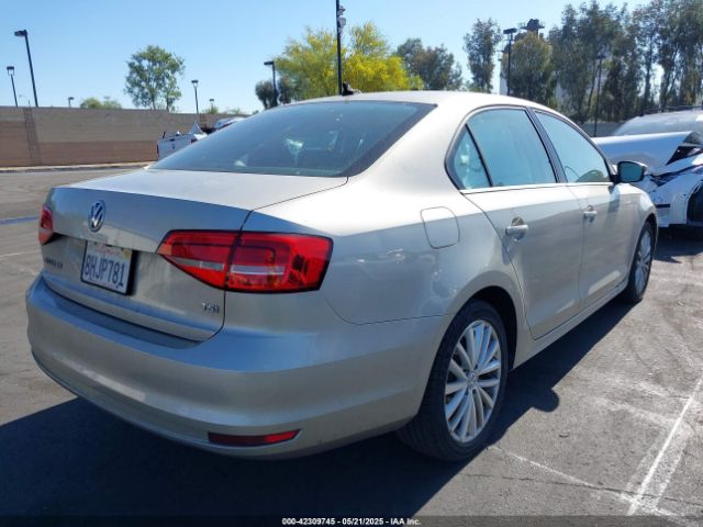 3VWD17AJ6FM403840 Volkswagen 2015