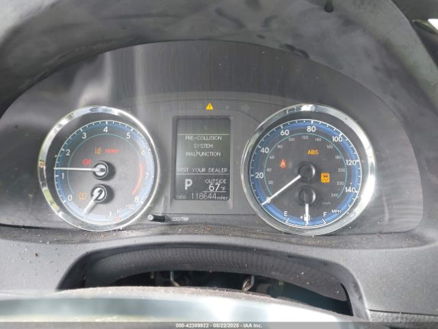 2T1BURHE0JC118641 Toyota COROLLA LE