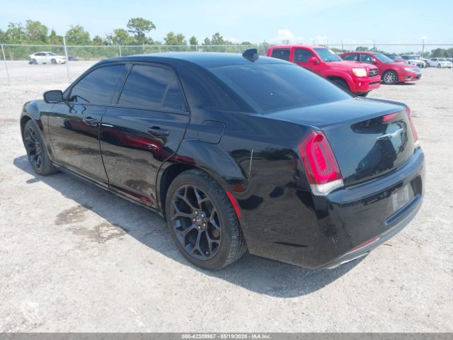 2019 CHRYSLER 300 2C3CCAAG0KH613471 Photo 2