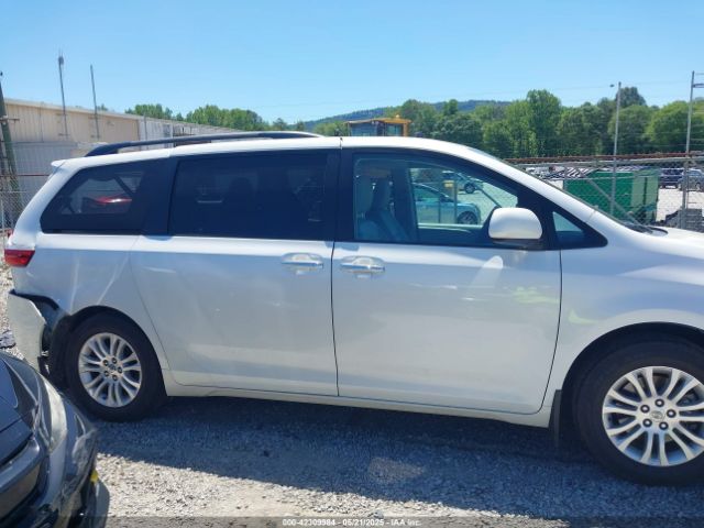 5TDYK3DC6FS652923 Toyota Sienna Xle Premium 8 Passenger