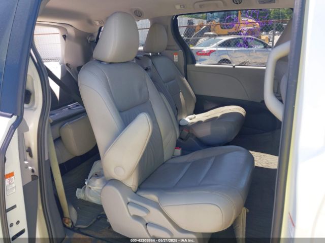 5TDYK3DC6FS652923 Toyota Sienna Xle Premium 8 Passenger