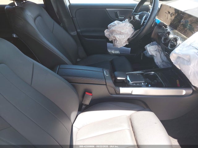 W1N4M4HB6PW329899 Mercedes-Benz m260