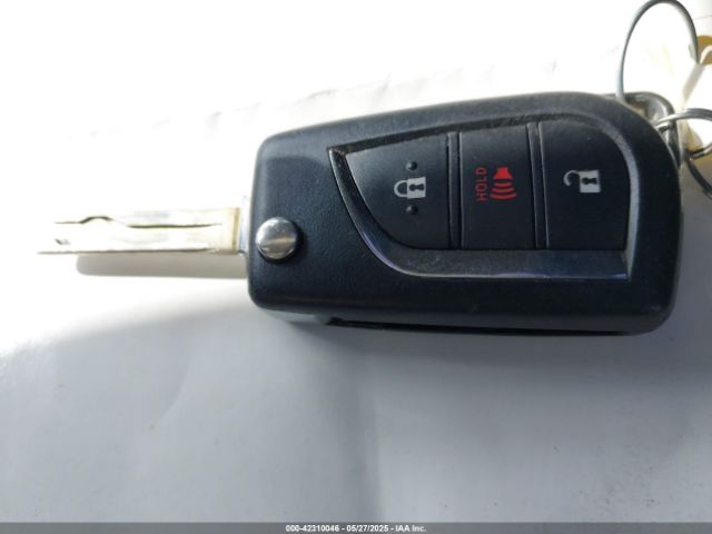 2T3F1RFV1LC101032 Toyota RAV4 LE