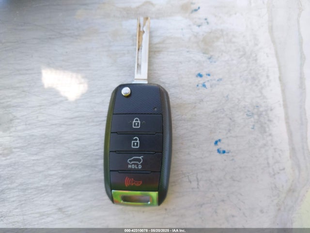 5XYPG4A52HG312189 KIA 2017