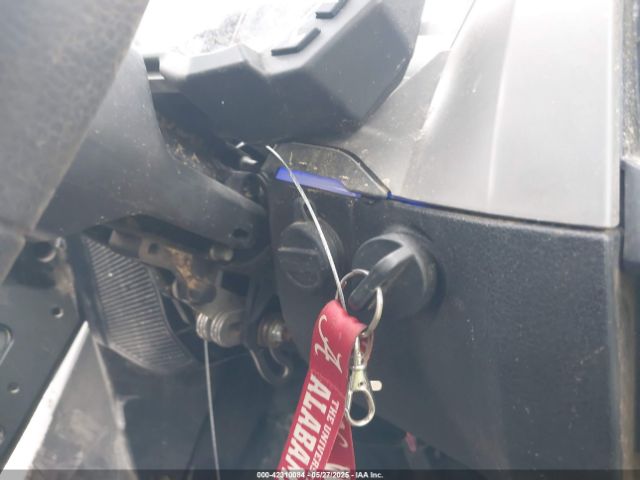 2022 POLARIS RZR 3NSMAD922NF354989 Photo 10