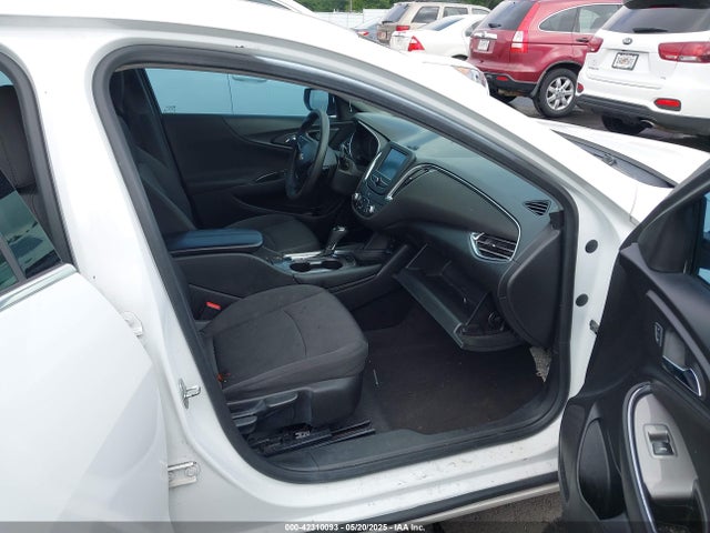 1G1ZE5ST1HF173055 Chevrolet MALIBU 1LT