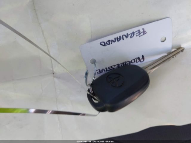 2T3WFREV1EW116778 Toyota Rav4 Xle