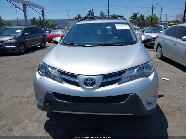 2T3WFREV1EW116778 Toyota Rav4 Xle