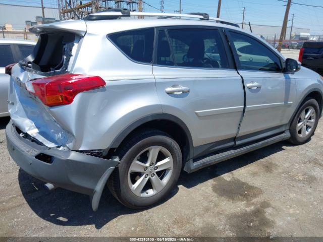 2T3WFREV1EW116778 Toyota Rav4 Xle