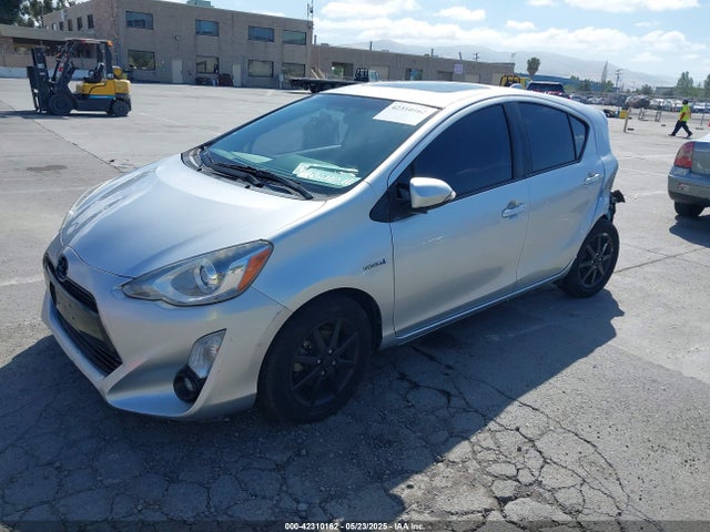 JTDKDTB32F1099834 Toyota Prius C Four
