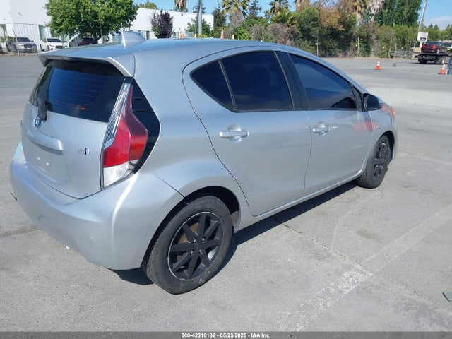 JTDKDTB32F1099834 Toyota Prius C Four