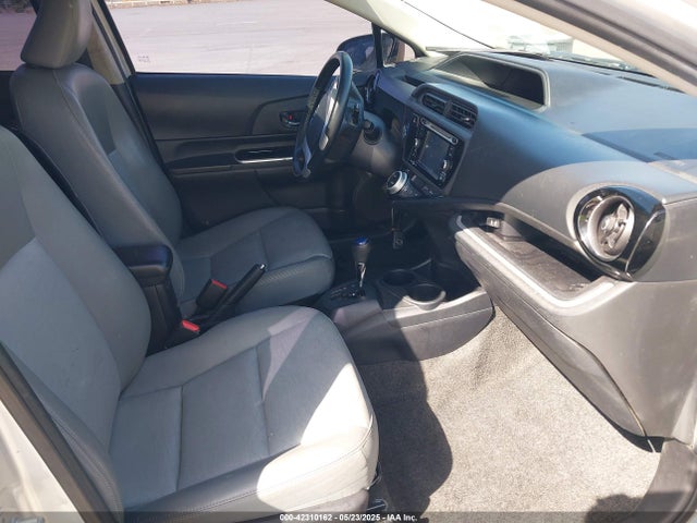 JTDKDTB32F1099834 Toyota Prius C Four