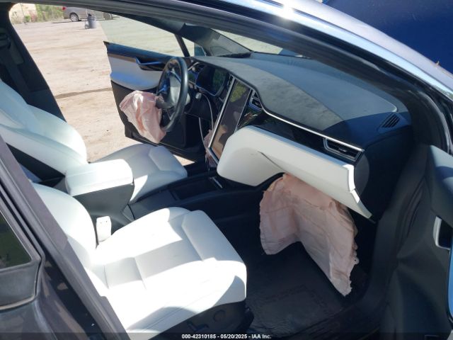 2017 TESLA MODEL X 5YJXCBE22HF043893 Photo 4