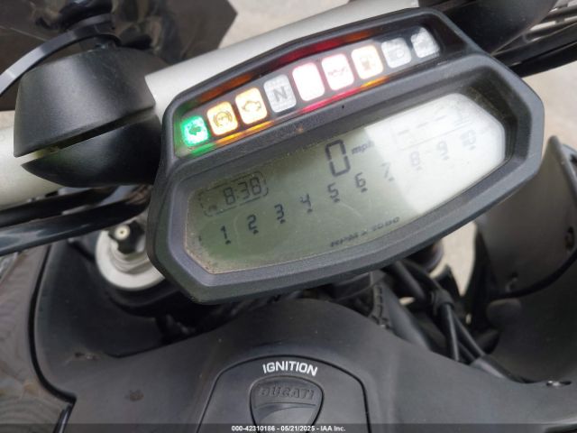 2011 DUCATI DIAVEL ZDM13BLWXBB001563 Photo 6