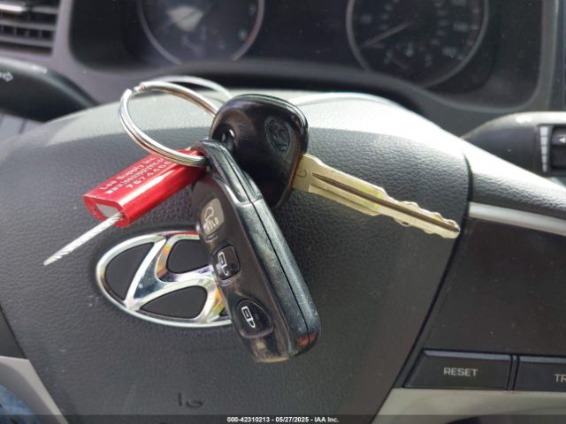 5NPD74LF6HH088409 Hyundai Elantra