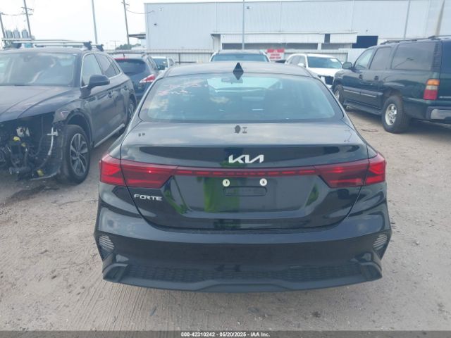 3KPF24AD5PE581736 KIA Forte Lxs