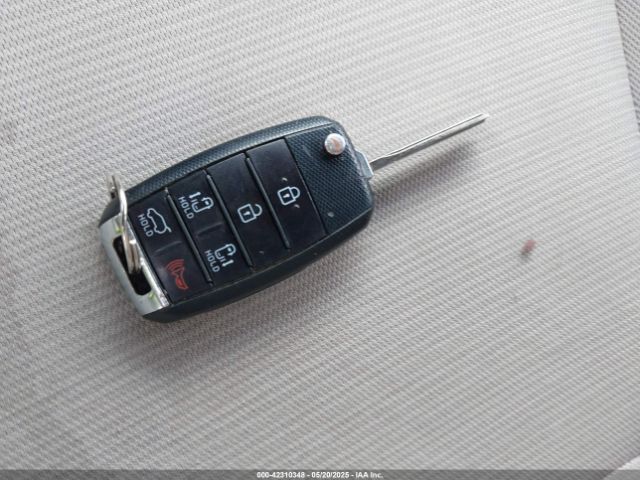 KNDMB5C14F6064626 KIA SEDONA LX