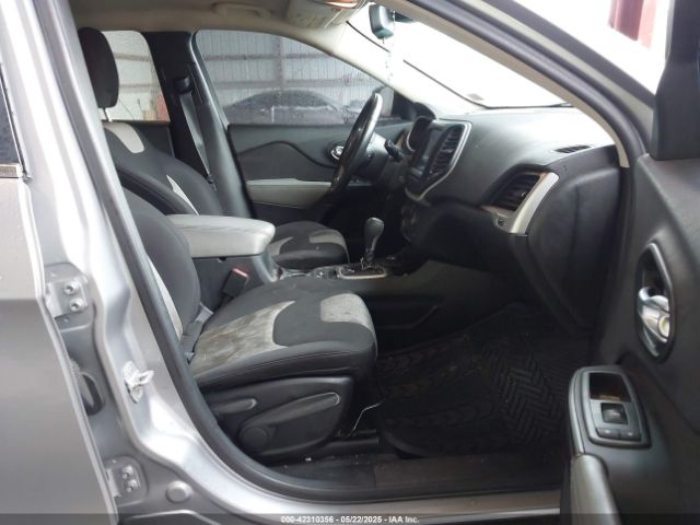 1C4PJMCS7EW124660 Jeep Cherokee Latitude