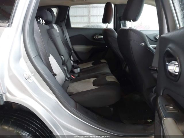 1C4PJMCS7EW124660 Jeep Cherokee Latitude