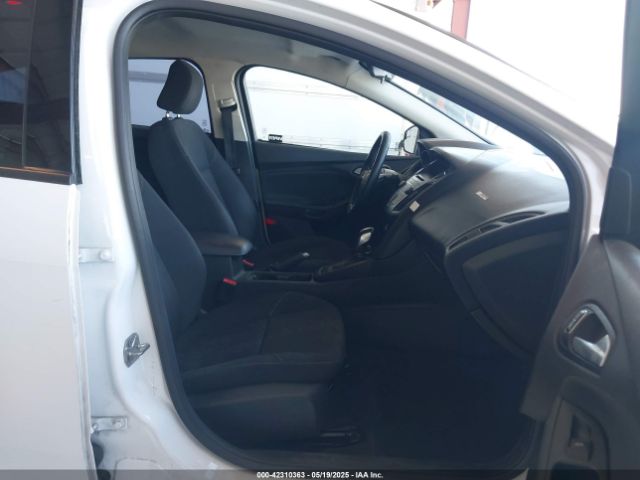 1FADP3K23GL407418 Ford FOCUS SE