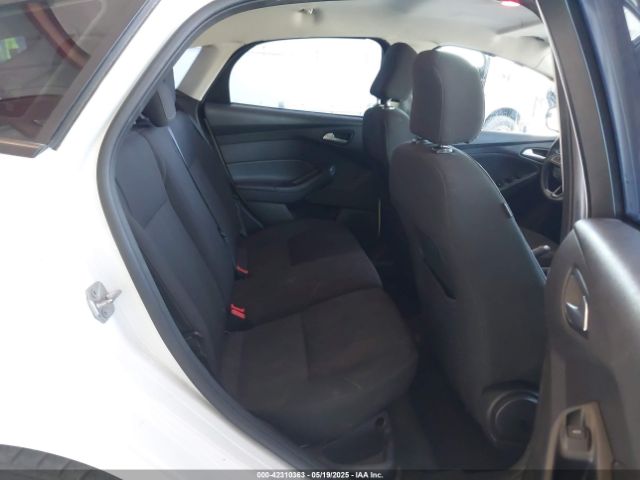 1FADP3K23GL407418 Ford FOCUS SE