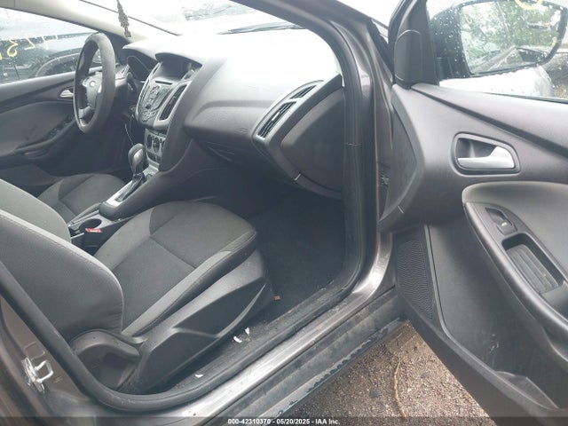 1FADP3F28EL388923 Ford FOCUS SE