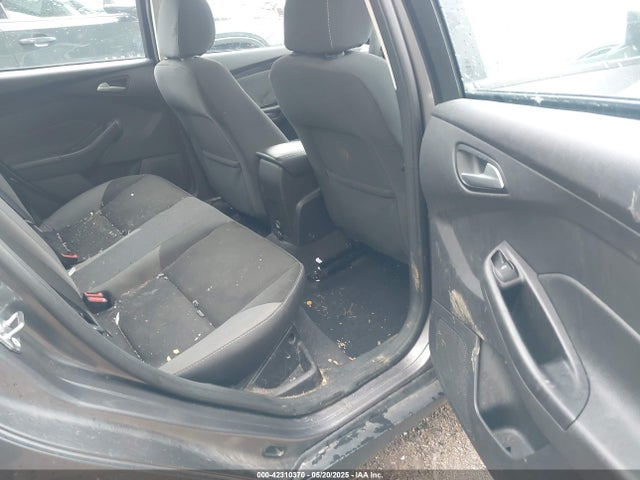 1FADP3F28EL388923 Ford FOCUS SE