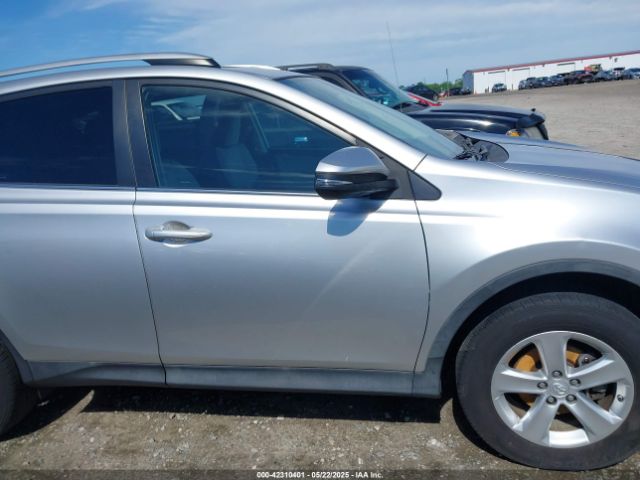 2T3WFREV3EW085906 Toyota Rav4 Xle