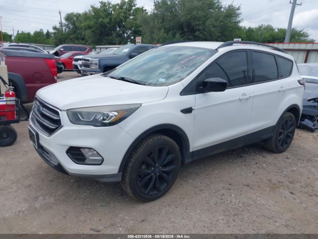 1FMCU0GDXJUB60385 Ford ESCAPE SE