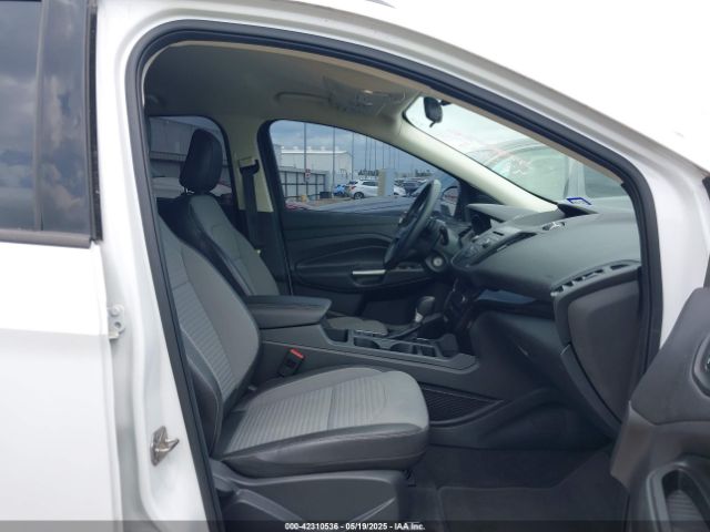 1FMCU0GDXJUB60385 Ford ESCAPE SE