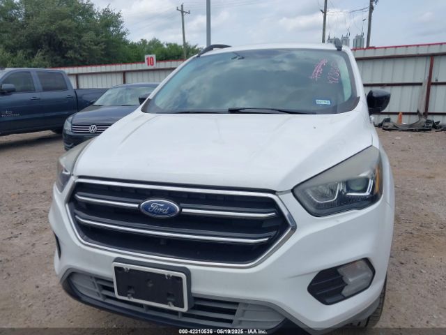 1FMCU0GDXJUB60385 Ford ESCAPE SE