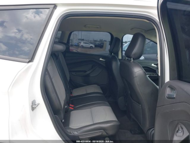 1FMCU0GDXJUB60385 Ford ESCAPE SE