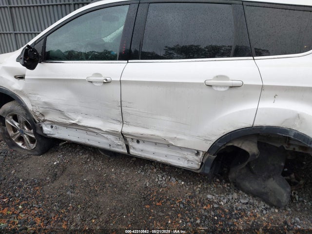 1FMCU9G93EUA18370 Ford ESCAPE SE
