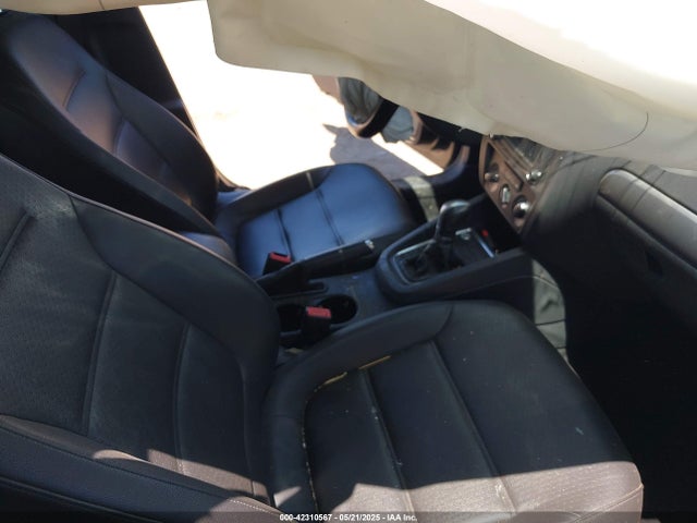 3VWD67AJ6GM321898 Volkswagen 2016