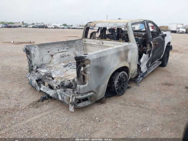 2023 CHEVROLET SILVERADO 1500 1GCUDGE82PZ228598 Photo 3