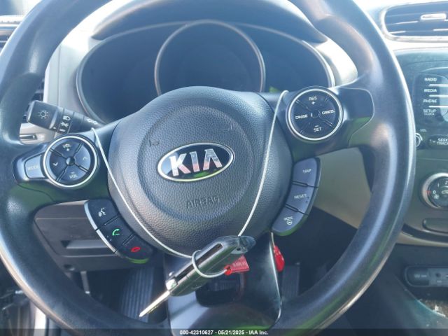 KNDJN2A24F7225958 KIA Soul